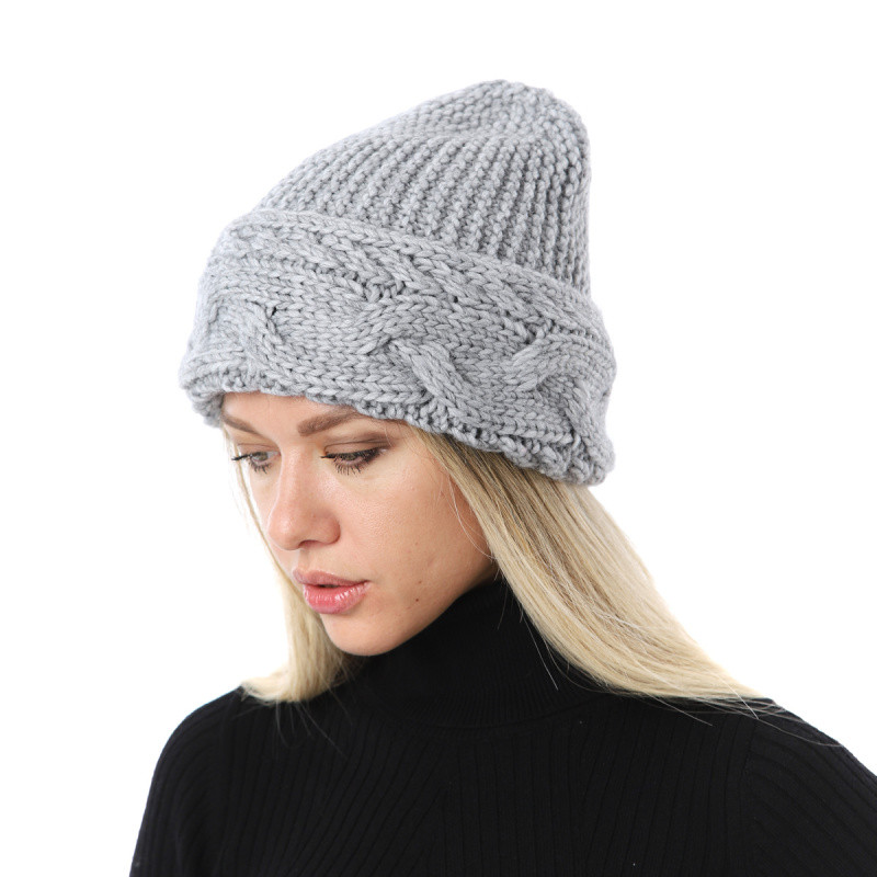 Шапка женская Flioraj 105FJ светло-серая