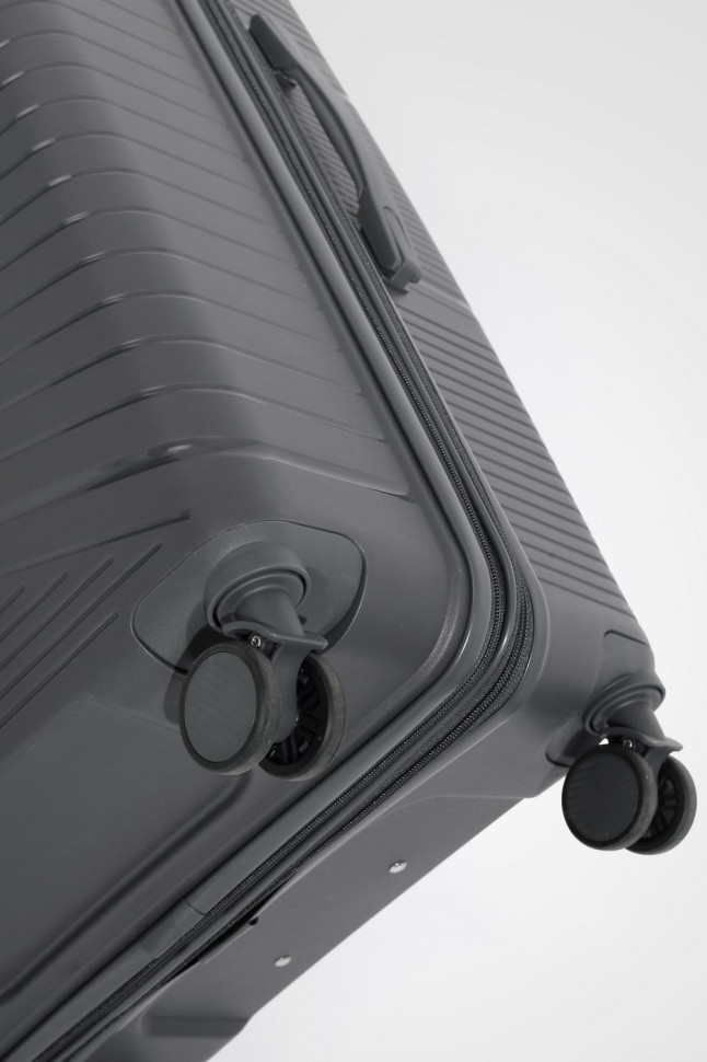 Чемодан Eberhart 49M Miracle полипропилен  Чемодан Eberhart 49M Miracle полипропилен