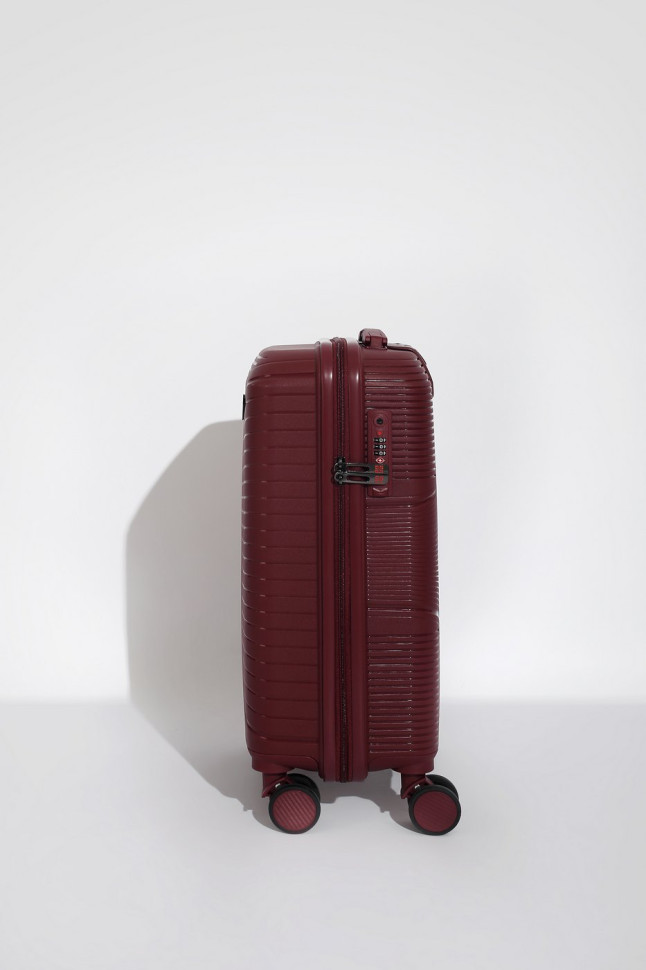 Чемодан Eberhart 49M Miracle полипропилен  Чемодан Eberhart 49M Miracle полипропилен