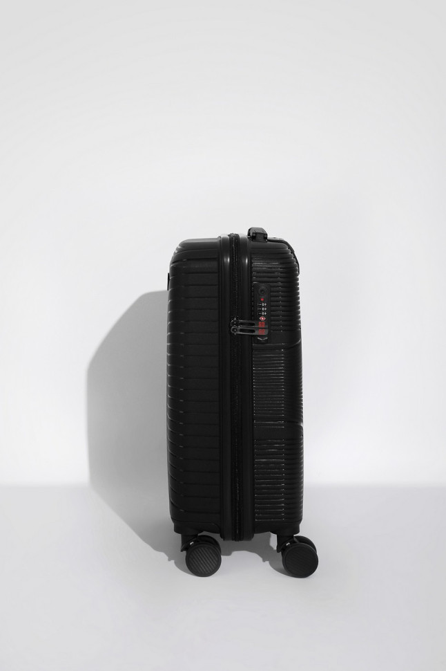 Чемодан Eberhart 49M Miracle полипропилен  Чемодан Eberhart 49M Miracle полипропилен