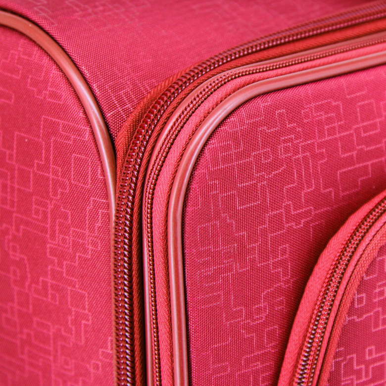 Чемодан Rion+ 424/4 лабиринт 24"