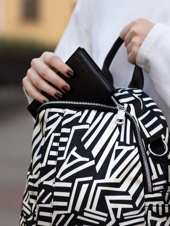 Сумка-рюкзак Jielshi 5228 бежево-чёрная Сумка-рюкзак Jielshi 5228 бежево-чёрная